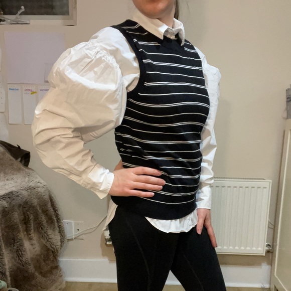 Drop Puff Shoulder Blouse - Picture 4 of 7